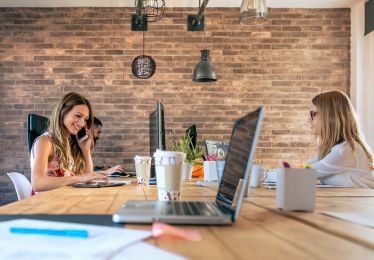 Como Ser Mas Productivo En Tu Dia Laboral | Omnia Soluciones cómo ser más productivo en el trabajo